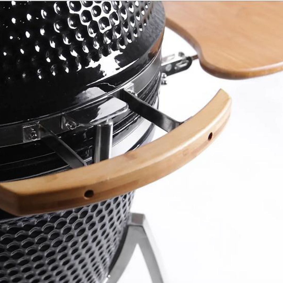 These grills are designed to offer unparalleled versatility, allowing you to grill, smoke, bake pizzas, bread, pies, and cookies with effortless ease.