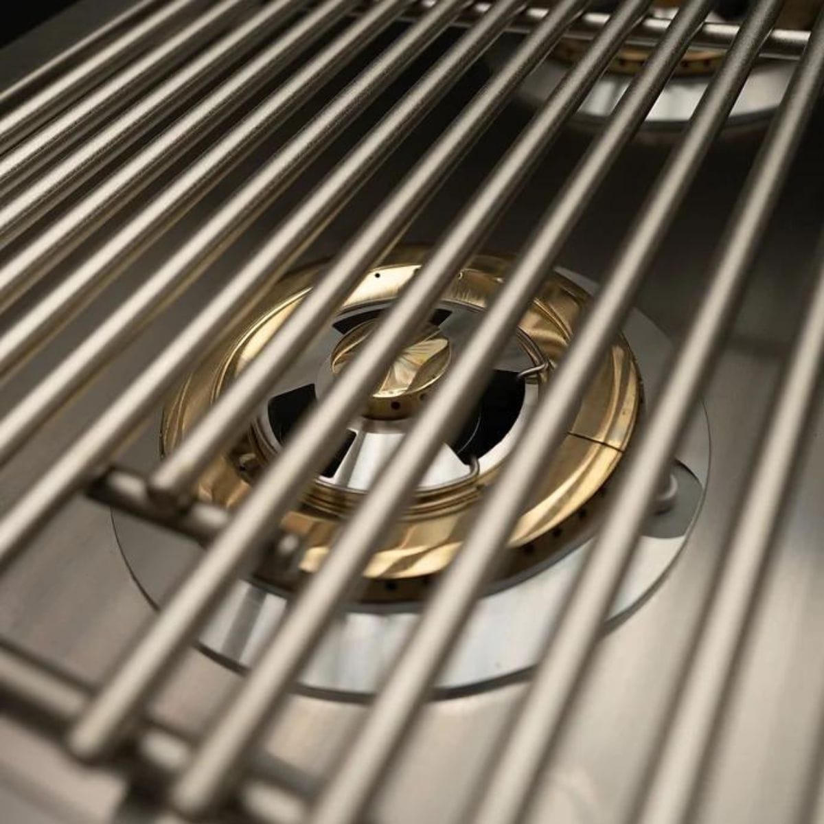 Features a curved handle to match other Kokomo products