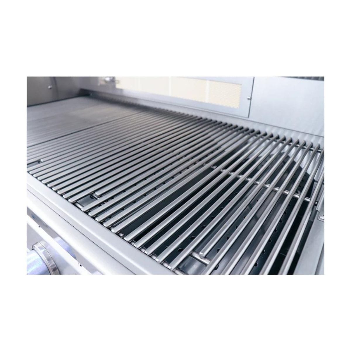 Heat zone separators, interior halogen lights, LED illuminated control knobs